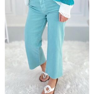 Judy Blue Cropped Wide Leg Jeans in Summer Blue